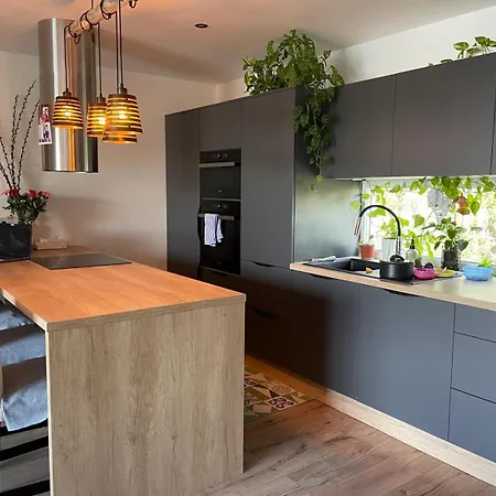 Cosy Waterfront With Hot Tub Dovolenkový dom