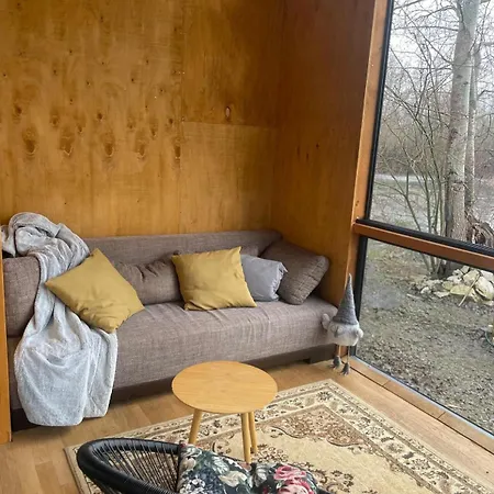 Cosy Waterfront With Hot Tub *